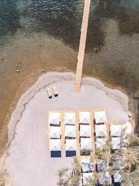 Kommeno Bay seafront at Rodostamo